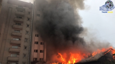 Масштабна пожежа на вулиці Пушкіна. Жахливе відео